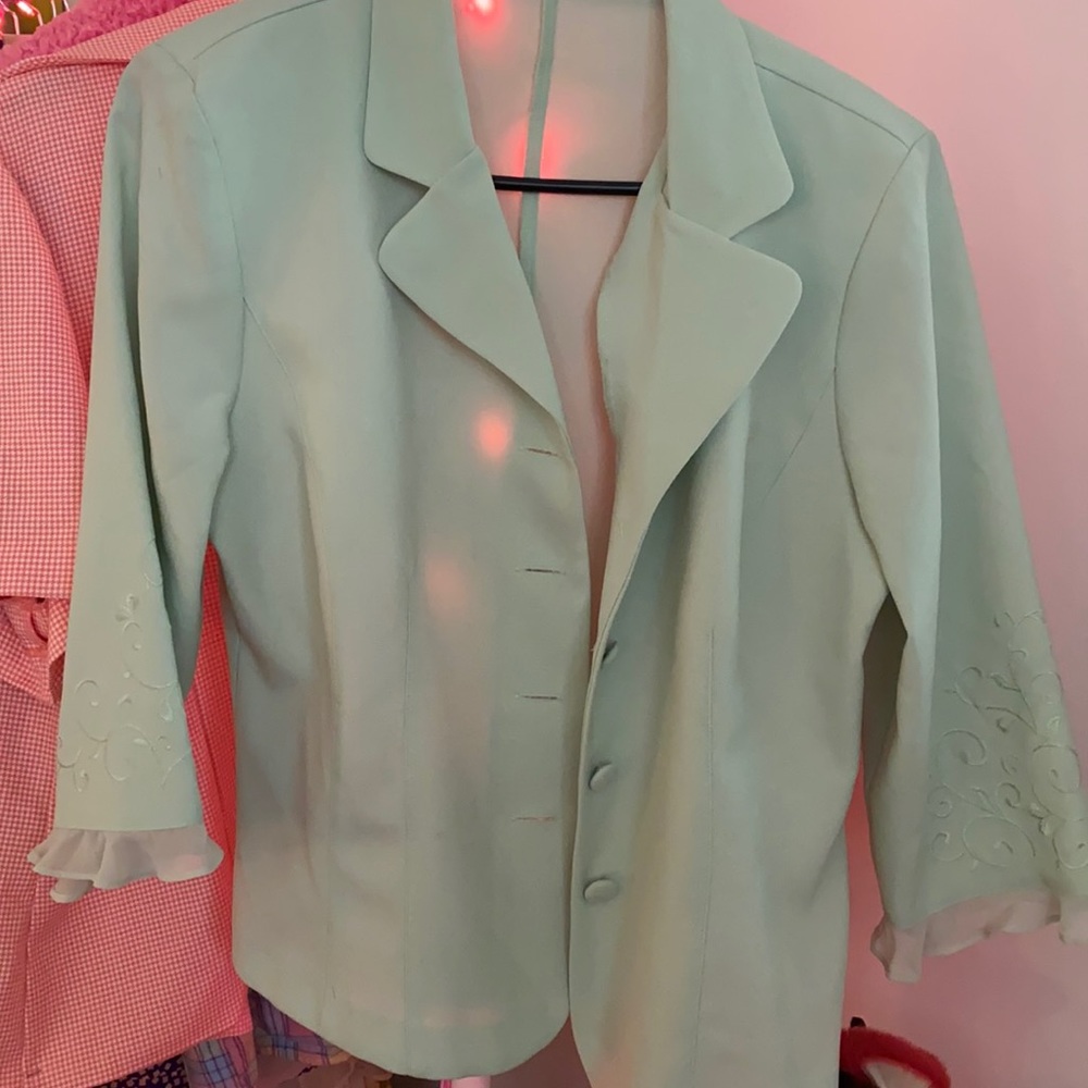 mint vintage ruffle sleeve blazer